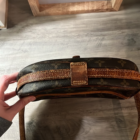 Vintage Louis Vuitton Crossbody (needs repairs) - Picture 9 of 16